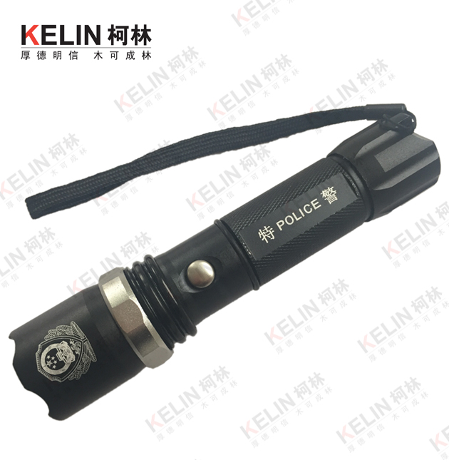 警用调焦强光手电